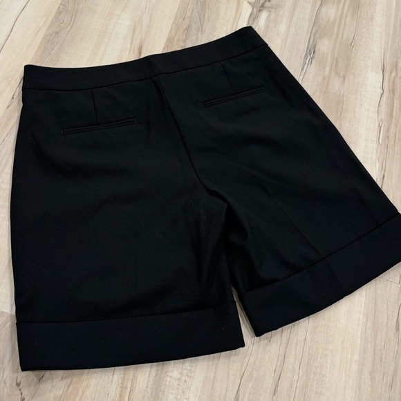 Express Design Studio Editor Pleated Shorts size 2 - Picture 3 of 7